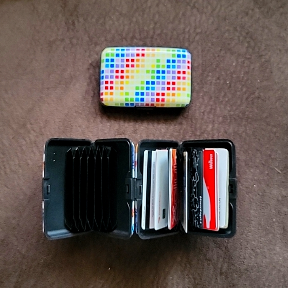 Hard Card Case / Ultra Slim & Lightweight